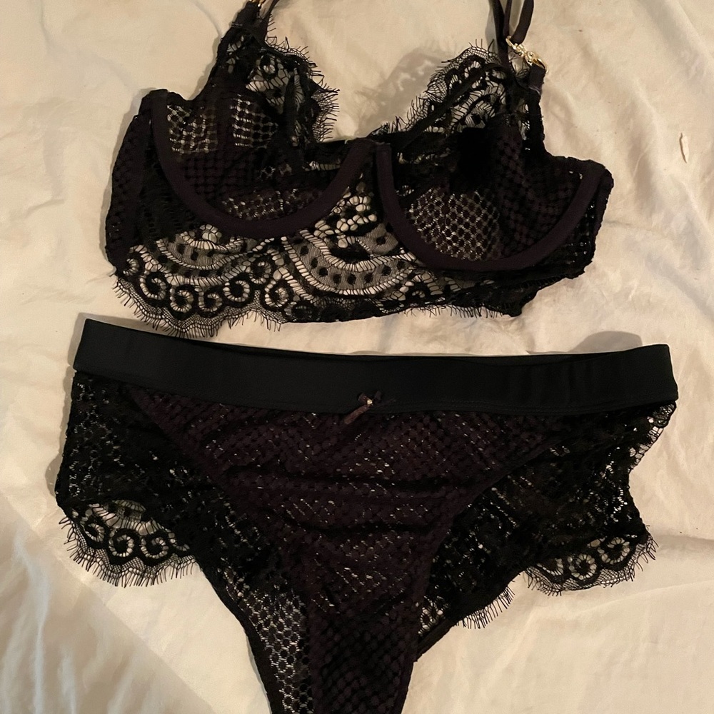 Gooseberry intimates